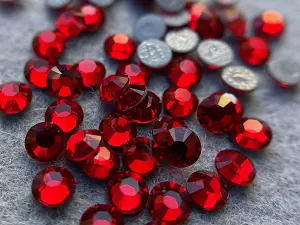 Клейові стрази Swarovski (HotFix) ss 6 /100шт