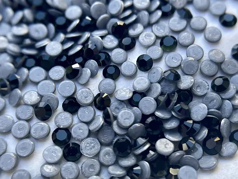 Клейові стрази Swarovski (HotFix) ss 6 /100шт