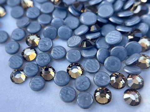 Клейові стрази Swarovski (HotFix) ss 10 /100шт