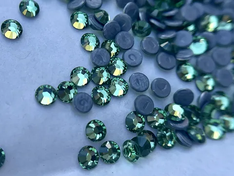 Клейові стрази Swarovski (HotFix) ss 10 /100шт