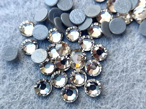 Клейові стрази Swarovski (HotFix) ss 20 /100шт