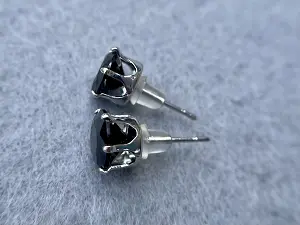 Сережки -гвоздики з фіанітами