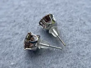 Сережки -гвоздики з фіанітами