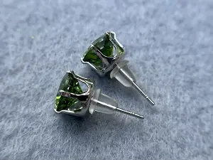 Сережки -гвоздики з фіанітами