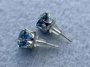 Сережки -гвоздики з фіанітами