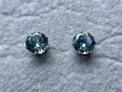 Сережки -гвоздики з фіанітами