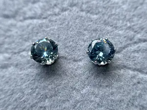 Сережки -гвоздики з фіанітами