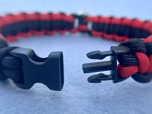 Браслет из паракорда 