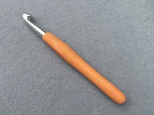 Гачок з прогумованою ручкою - 10 мм