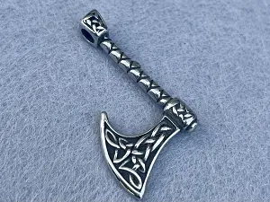 Кулон Сокира