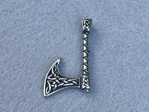 Кулон Сокира