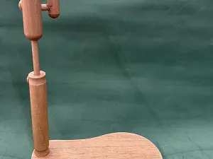 Пяльця для вишивання на підставці