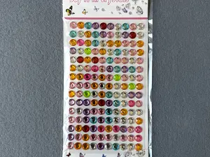 Стрази на клейовій основі