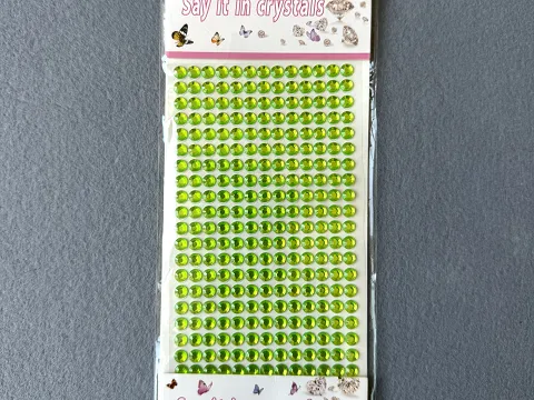 Стрази на клейовій основі