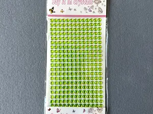 Стрази на клейовій основі