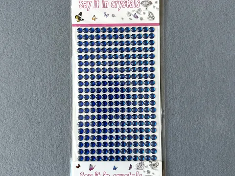 Стрази на клейовій основі