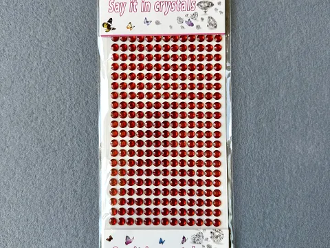 Стрази на клейовій основі