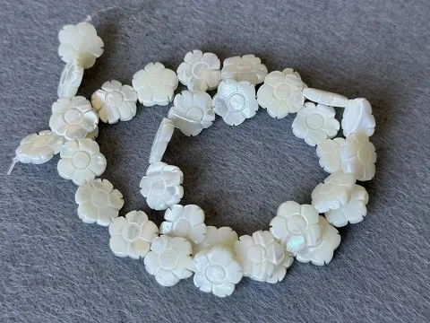 Перламутр Квітка - 12 мм