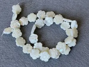 Перламутр Квітка - 12 мм