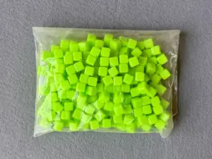 Намистини пластикові - Куб - 10мм