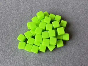 Намистини пластикові - Куб - 10мм