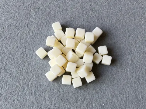 Намистини пластикові - Куб - 10мм