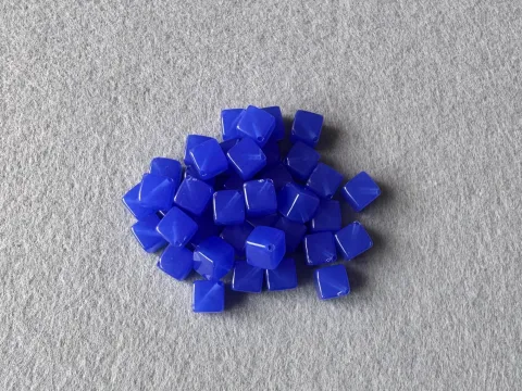 Намистини пластикові - Куб - 10мм