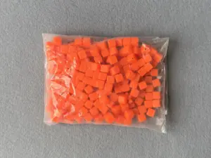 Намистини пластикові - Куб - 10мм