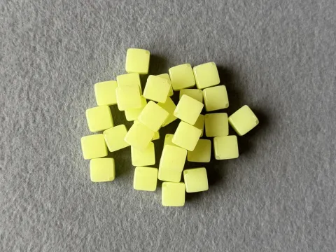 Намистини пластикові - Куб - 10мм