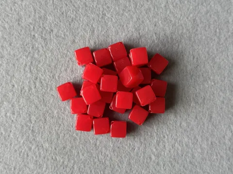 Намистини пластикові - Куб - 10мм