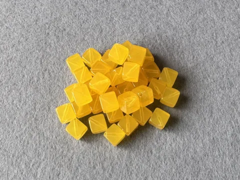 Намистини пластикові - Куб - 10мм