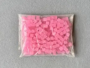 Намистини пластикові - Куб - 10мм