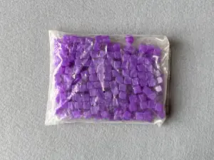 Намистини пластикові - Куб - 10мм