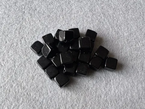 Намистини пластикові - Куб - 10мм