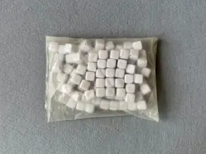 Намистини пластикові - Куб - 13мм