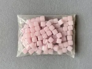 Намистини пластикові - Куб - 13мм