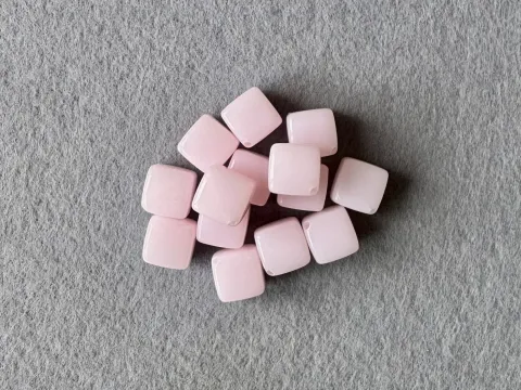 Намистини пластикові - Куб - 13мм