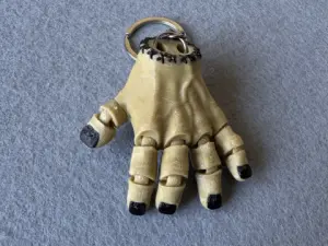 Брелок Рука надрукована на 3Д принтері