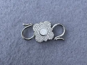 Карабін подвійний з опалом та цирконієм