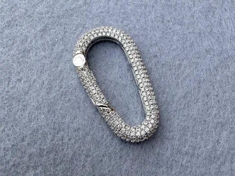 Карабін двосторонній з цирконієм.