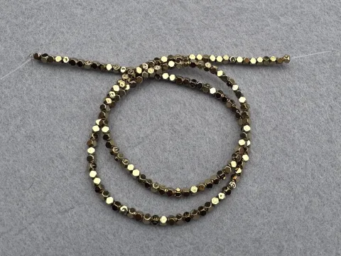 Гематит Кубик - 2,5 мм