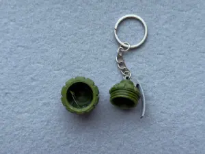 Брелок Гранату надруковано на 3Д принтері.